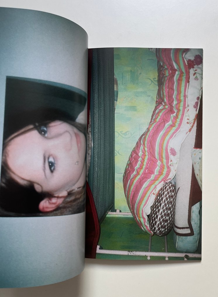 Signed; Antoine D'Agata - Trajectoires, de mon quartier au centre ville (ex n°n°209/400) - 2005 #3.2