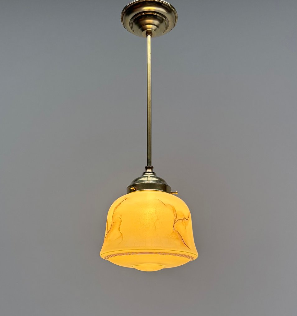 Plafoniera - Ottone, Vetro, Acciaio - Lampadario in ottone con finitura in ottone, dotato di una copertura di vetro leggermente gialla. #1.0