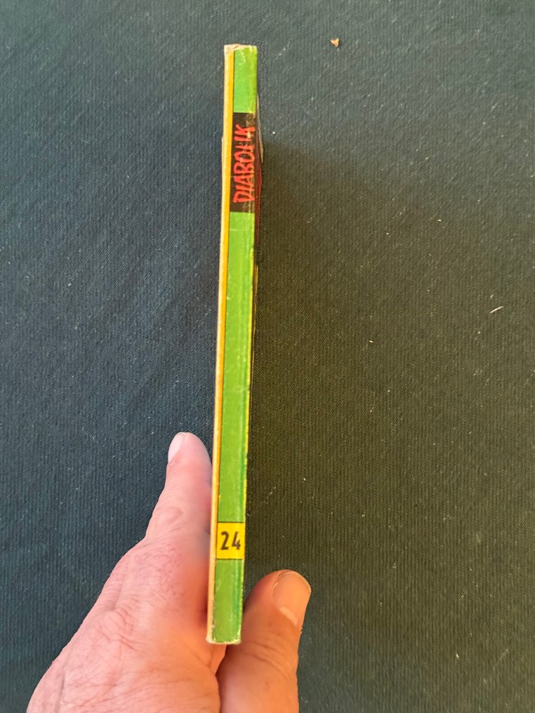 Diabolik 24 - diffusione Sodip - L'Assassino dai 1000 Volti - 1 Comic - First edition - 1964 #2.1