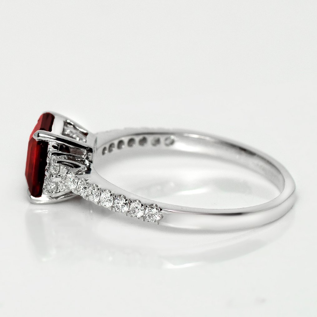 Zonder minimumprijs - Ring - 14 karaat Witgoud, HRD 1.41 ct Intense Red - 1.65ct. tw. Spinel - Diamant #3.2