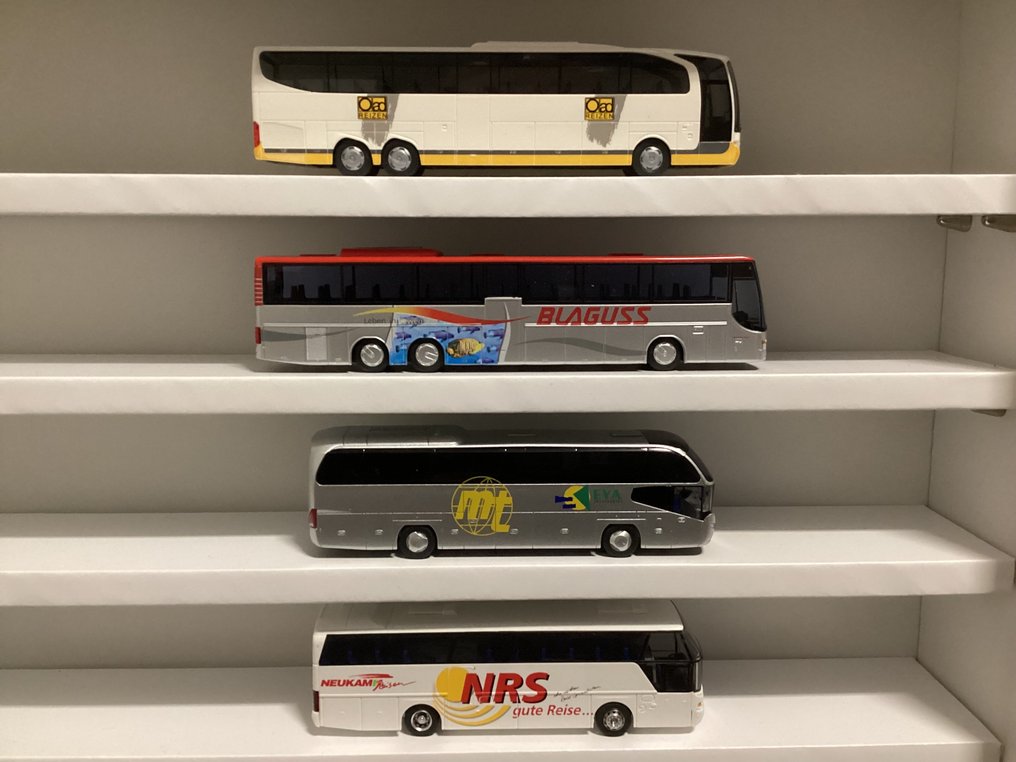 AWM, Rietze 1:87 - 71527/65004/63834/65024 - Fordon för modelltåg (4) - 4 Touringcars: Oad, Eva, Blaguss och NRS #1.0