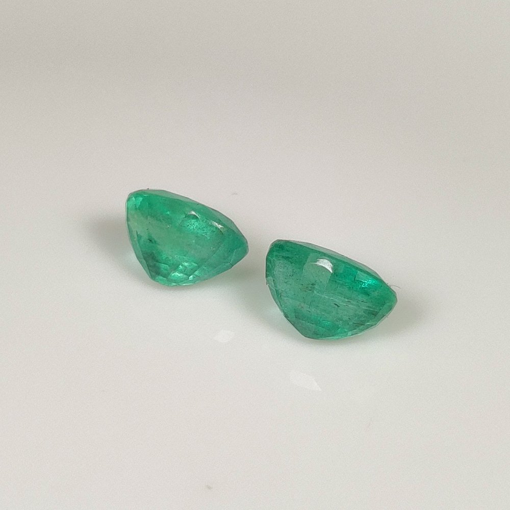 2 pcs  Grün Smaragd  - 2.16 ct - International Colored Gemstone Association (ICA GemLab) #4.3