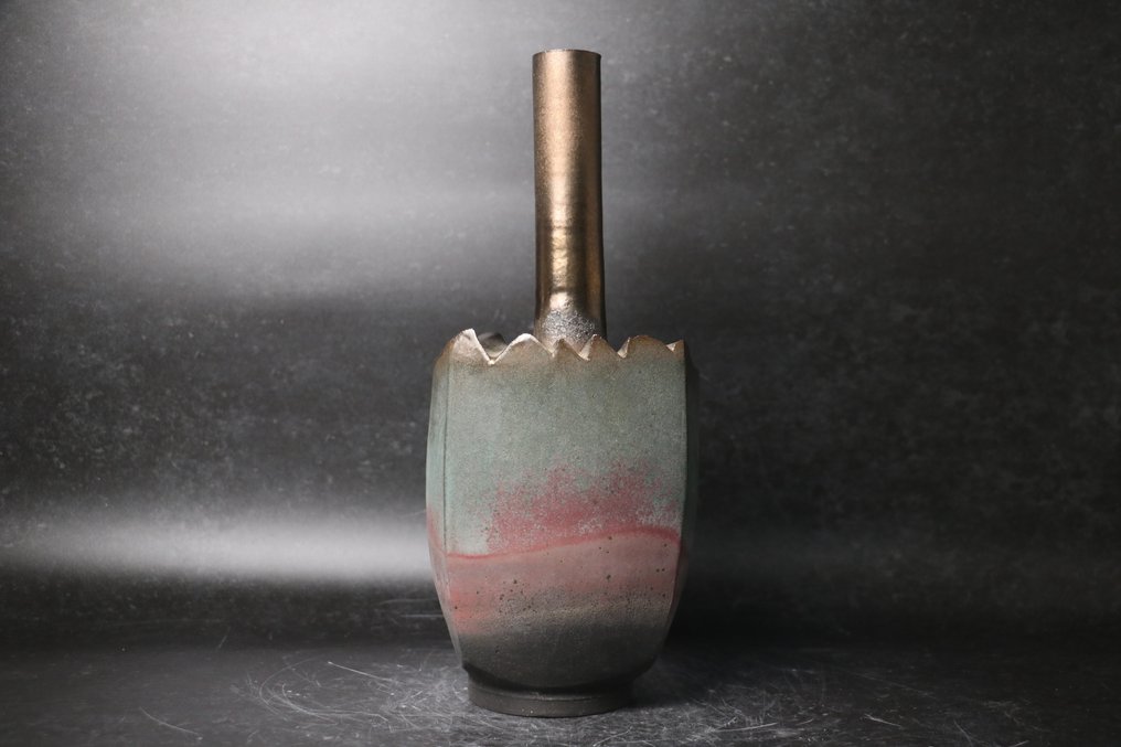 [Free Shipping] Hagi Ware Sculptural Bottle Vase - Bronze Glaze with Carved Relief and Multi-Color - Ceramic - 大和努 Yamato Tsutomu - Japan - 1900-2000 #2.1