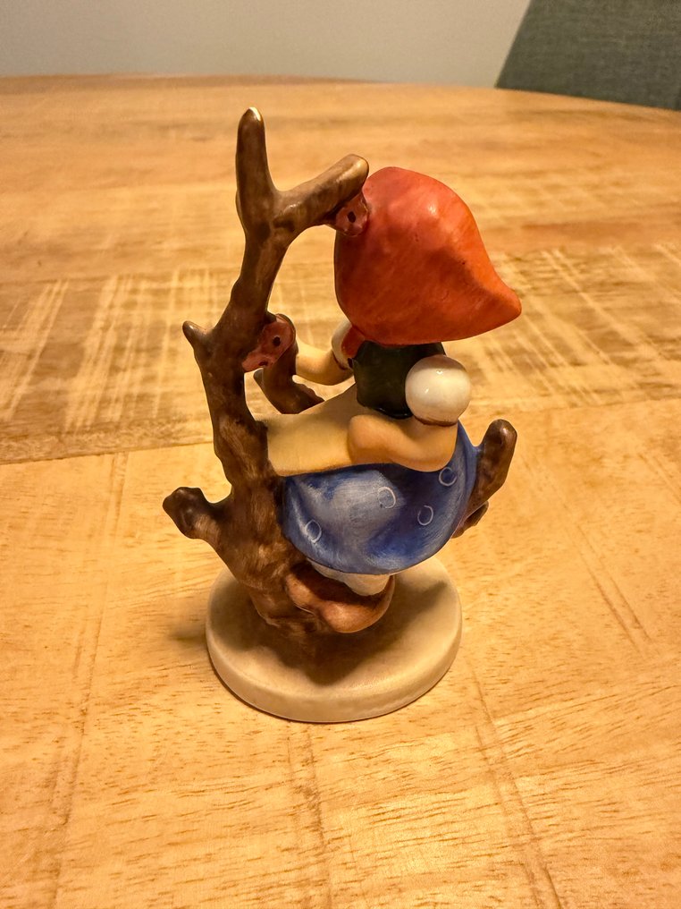 Goebel - Estatueta miniatura - Hummel Figure 141, Apple Tree Girl - TMK5 - Porcelana #3.2