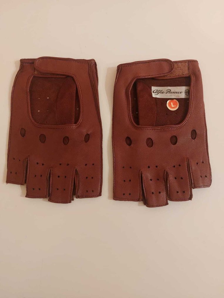 Guidhandskar - Alfa Romeo #2.1