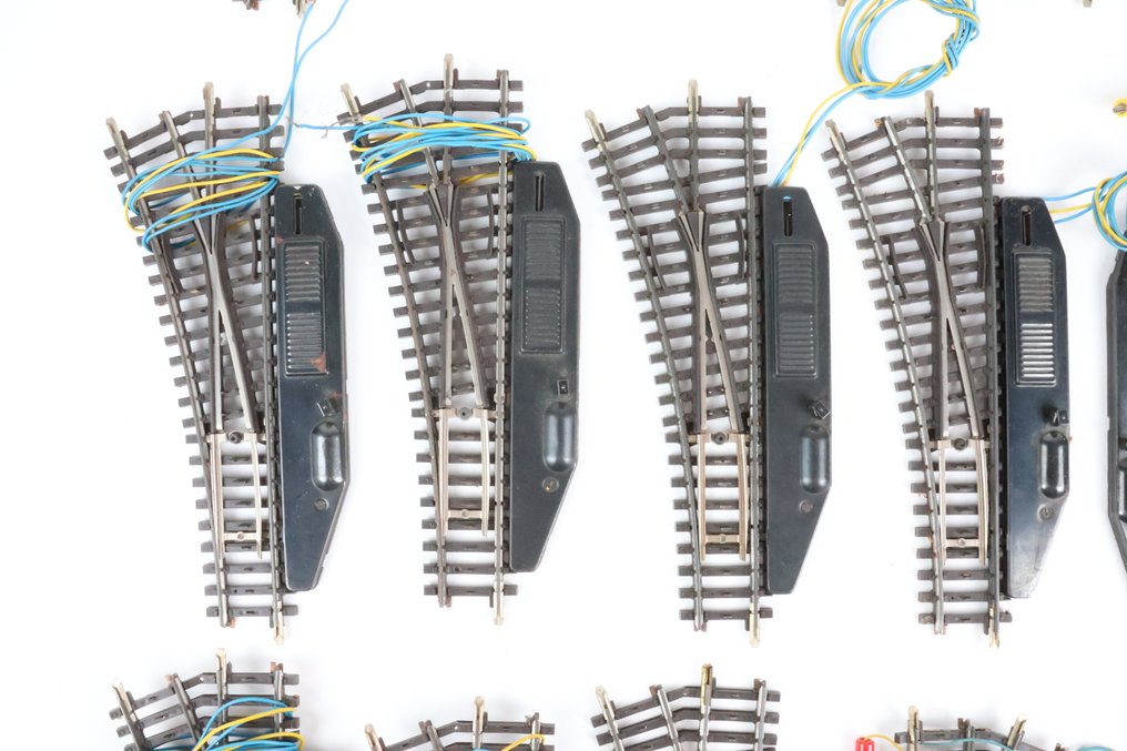 Märklin H0 - 2162/63/64 - Binari di modellini di treni (20) - Scambiatori di calore K elettrici a sinistra e a destra con profilo a sezione cava. #3.2