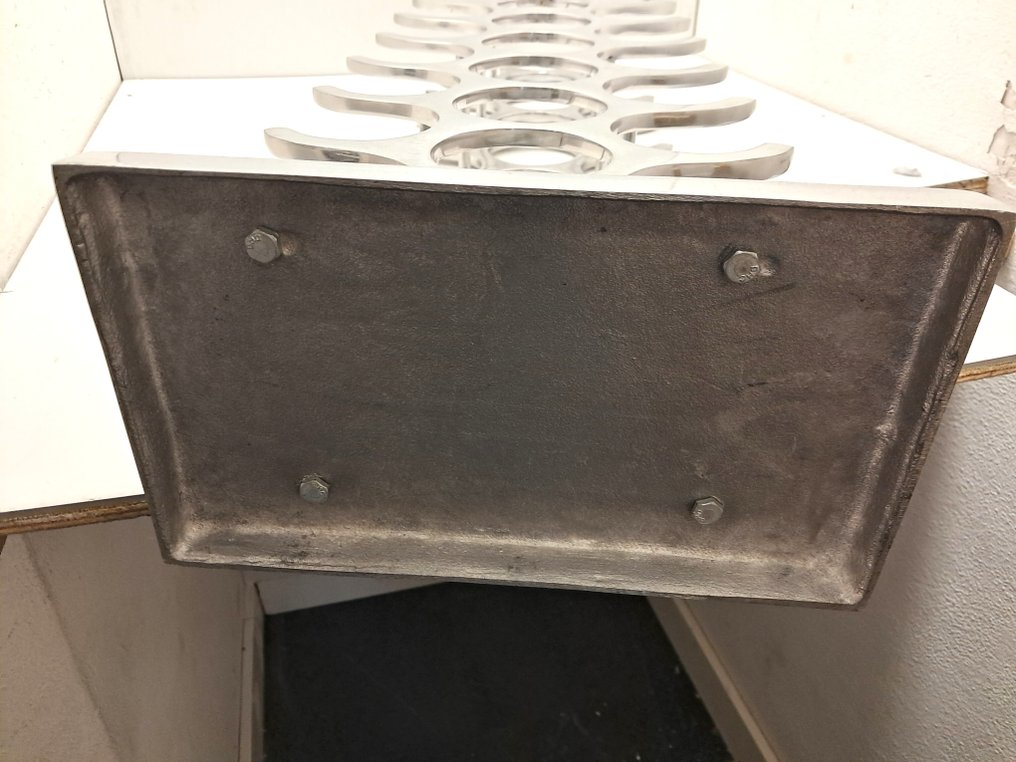 Michael Noll - Vinreol - Polert aluminium - 100 cm 6,4 kg 27 flasker #2.1