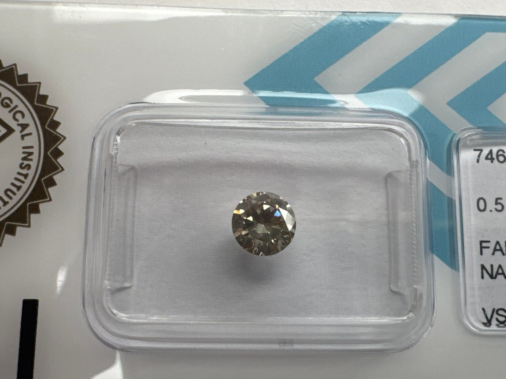沒有保留價 - 1 pcs 鑽石  (天然彩色)  - 0.51 ct - 圓形 - Fancy deep 淡綠色, 黃色, 淡褐色 - VS2 - 國際寶石學院（International Gemological Institute (IGI)） #1.0