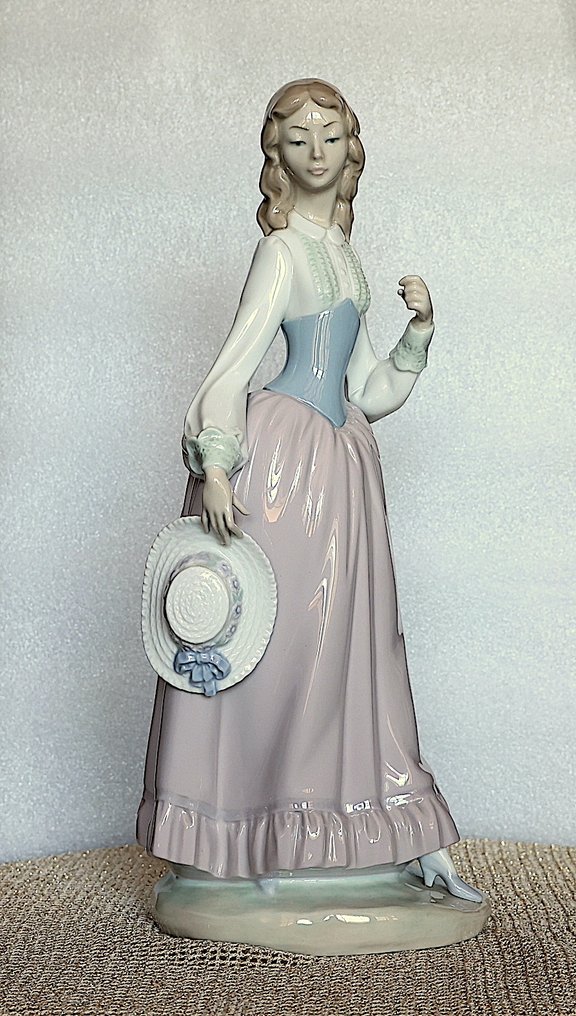 Lladró, 5005 - Άγαλμα, "Eloise" - 37 cm - Πορσελάνη #1.0