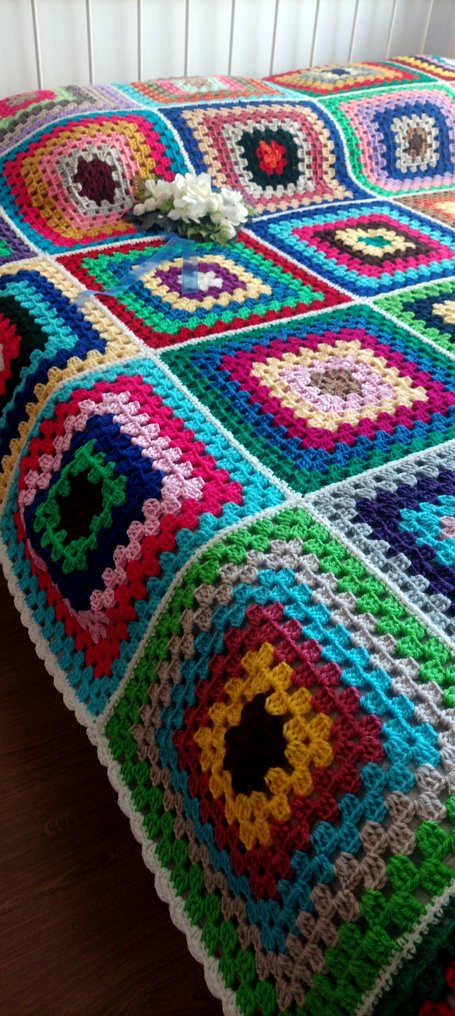 Una magnífica colcha de estilo vintage de la época de los abuelos, confeccionada en pura lana en - Colcha - 240 cm - 175 cm #2.1