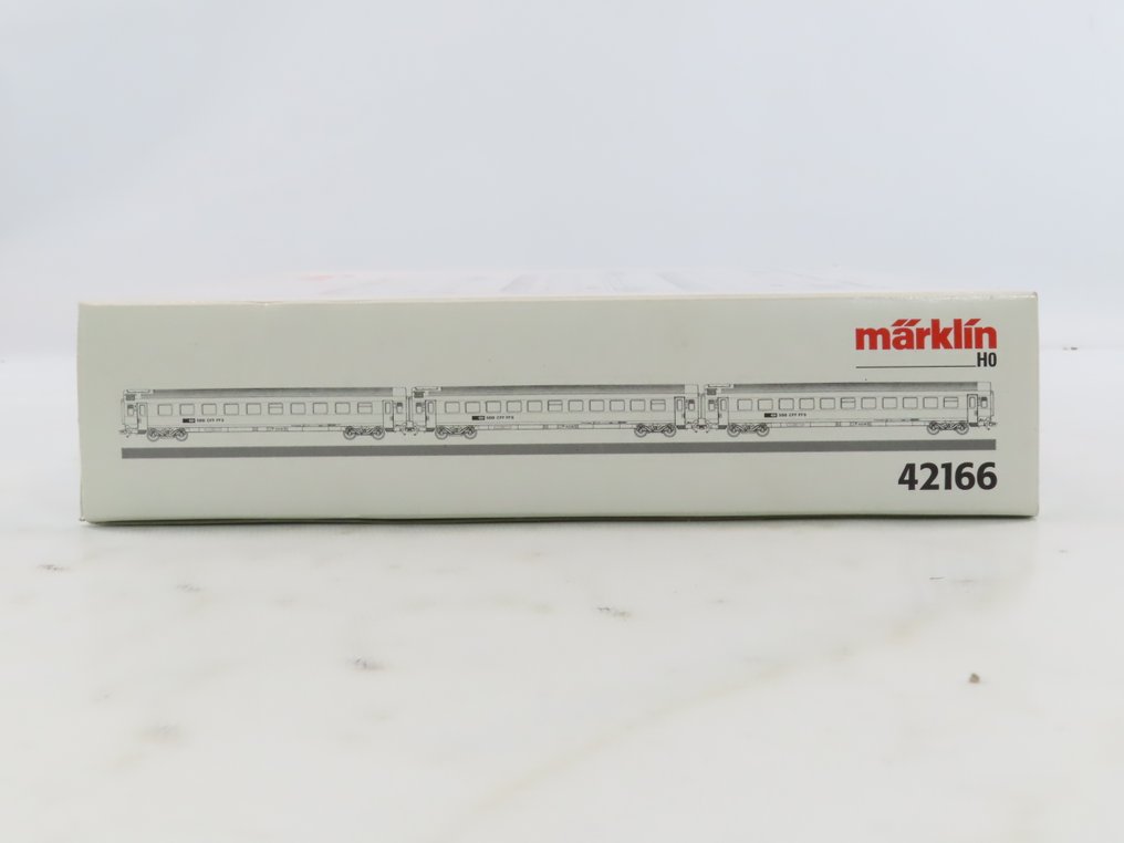 Märklin H0 - 42166 - Set Machetă tren transport călători (1) - Set de vagoane pentru persoane cu 3 piese, formate din vagoane de tren rapid cu 4 osii pentru clasa - SBB-CFF #4.3
