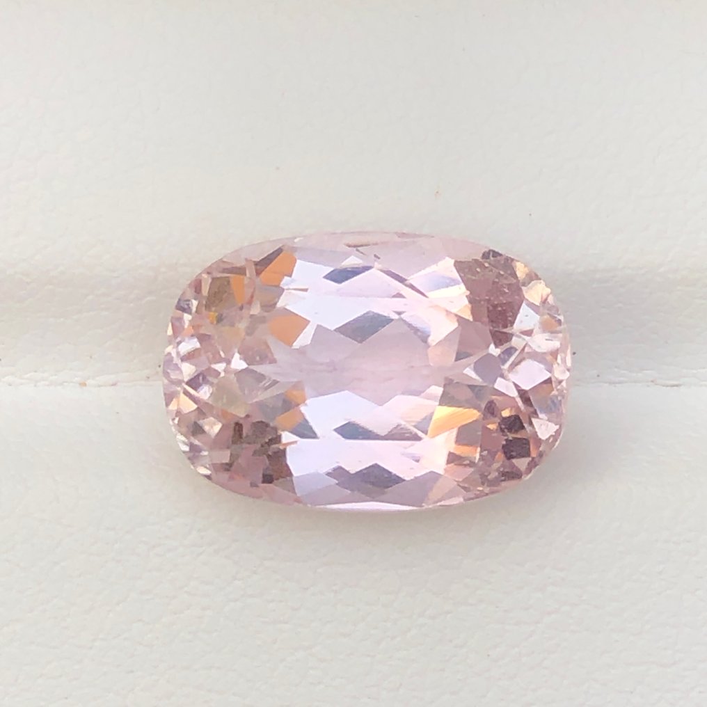 Nincs minimálár - 1 pcs Rózsaszín Kunzit - 10.58 ct - Nemzetközi Gemmológiai Intézet (IGI) #1.0