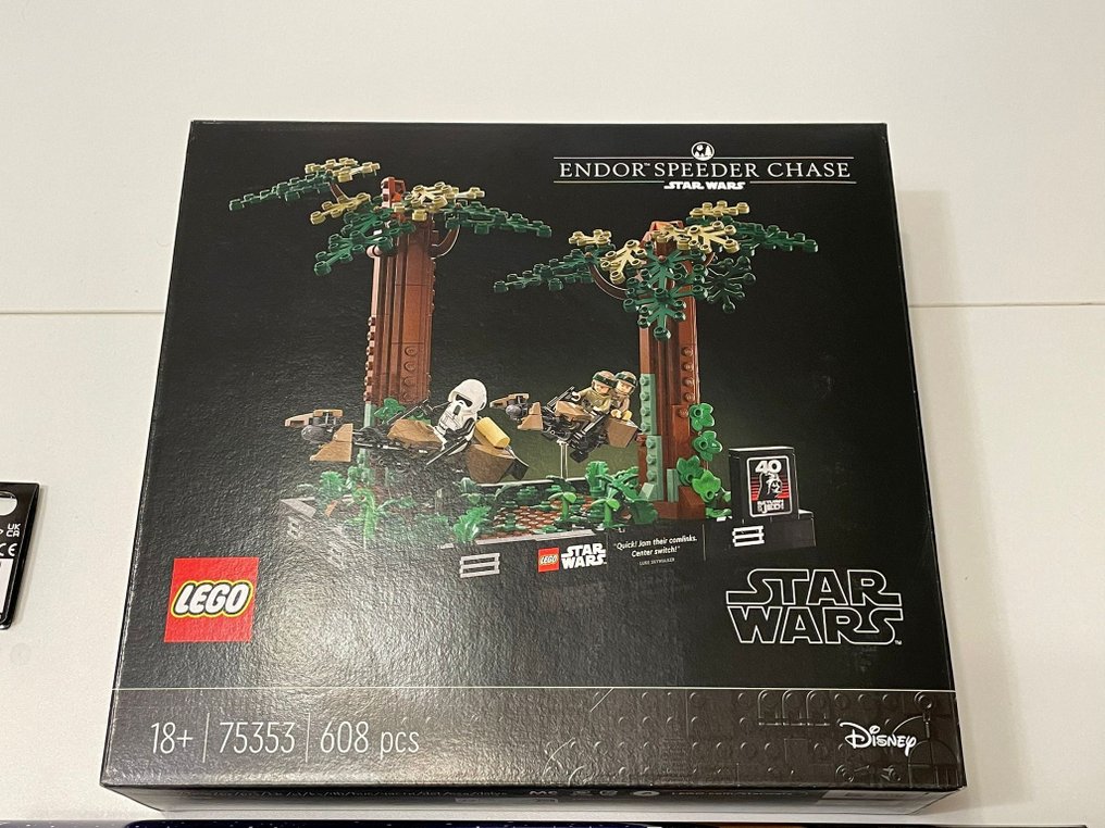 Lego Sæt - Star Wars - Retired set 1x Endor Speeder Chase and 1x Star Wars Advent Calendar + darth maul keychain #1.0