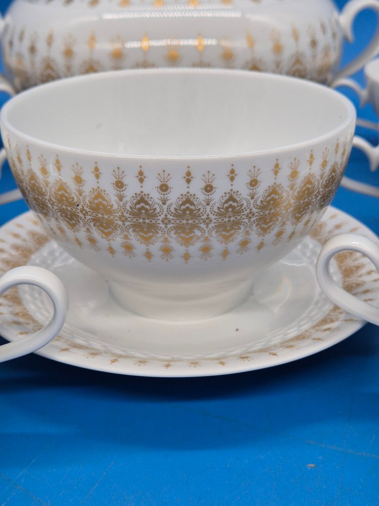 Dinner set - Hutschenreuther Tirschenreuth – Suppenservice mit Goldornamentik – Porzellan, gemarkt - Porcelain #1.0