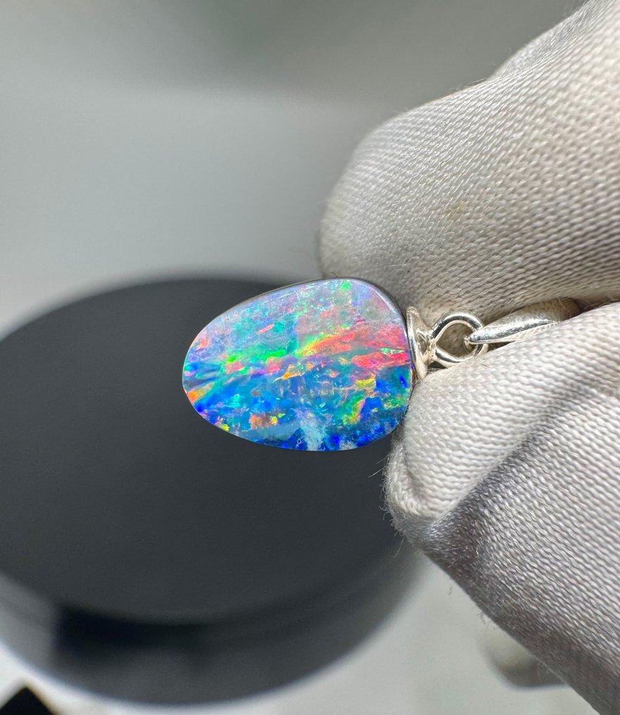 Opal Cabochon - Height: 18 mm - Width: 7 mm- 0.56 g - (1) #1.0