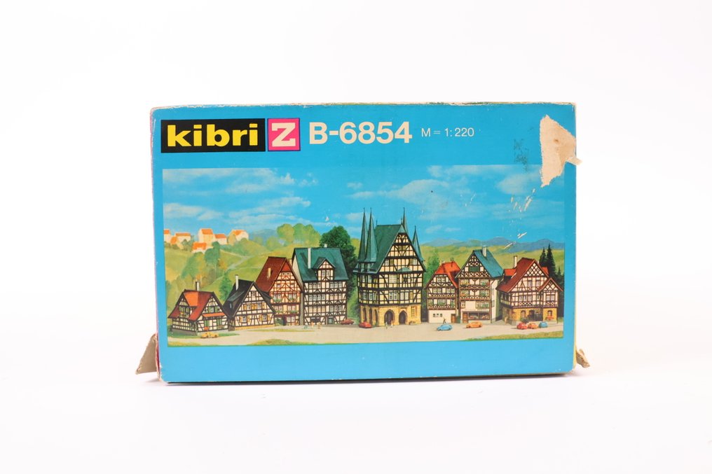 Kibri Z - 6854 - Ensemble de construction de trains miniatures (1) - Kit de construction composé de huit maisons à colombages. #3.2