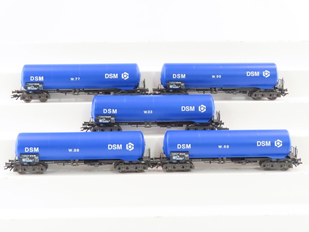 Märklin H0轨 - 4798 - 模型火车货车组 (1) - 五件套货车组，包含带有“DSM”标识的四轴锅炉车，由Cor Witlox Repaint重新喷漆。 - NS #1.0