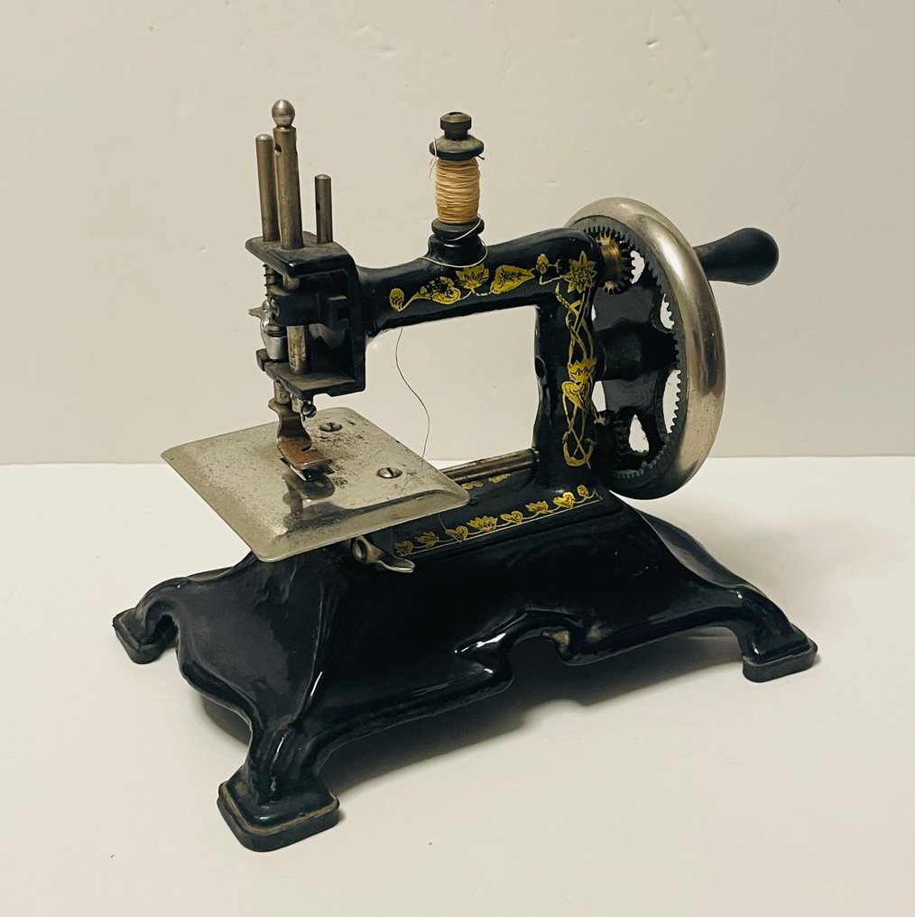 缝纫机 - 铁 - 复古小缝纫机 #1.0