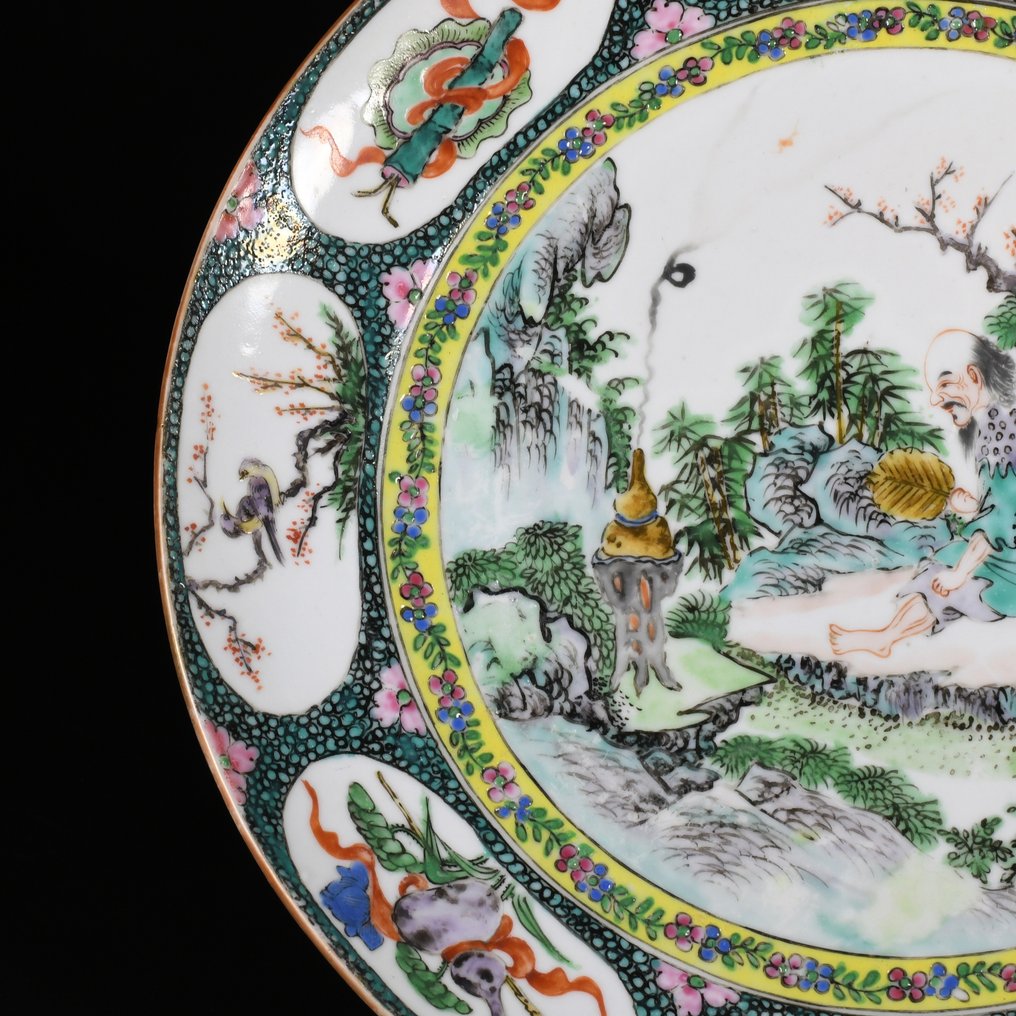 盤子 - Grande assiette à décor de personnages près d'une double gourde - 瓷器 #4.3