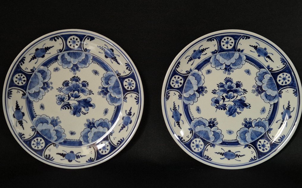 De Porceleyne Fles, Delft - Plate (3) - Wandborden - Earthenware - Three Delft Blue plates #2.1