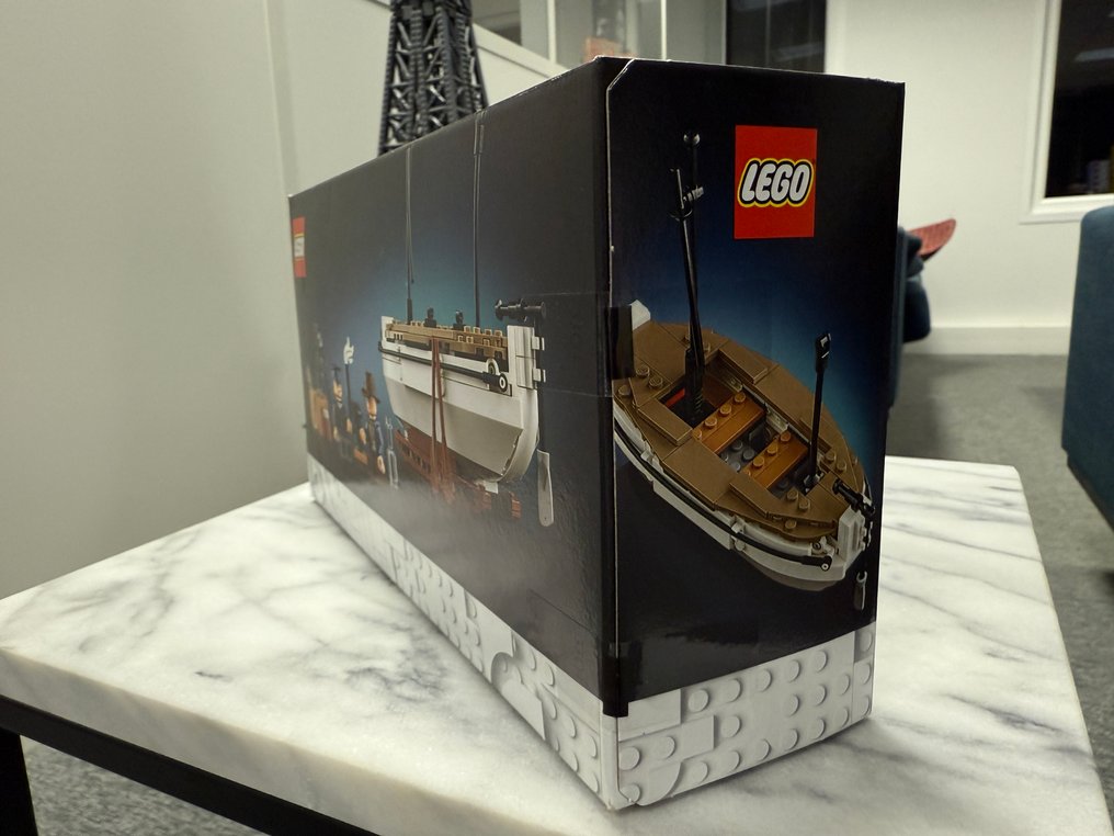 LEGO Set - 40729 - Icons - Shackleton's Lifeboat #1.0