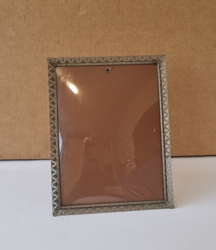 Kuvakehys- 5 metallista valokuvakehystä.  - messing, lasi, plexi #4.3