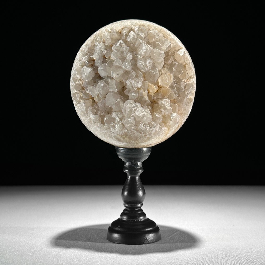 NO RESERVE PRICE - Wonderful Pair of Quartz & Calcite- Sphere & Crystal Cluster on custom stands- 3500 g - (2) #1.0