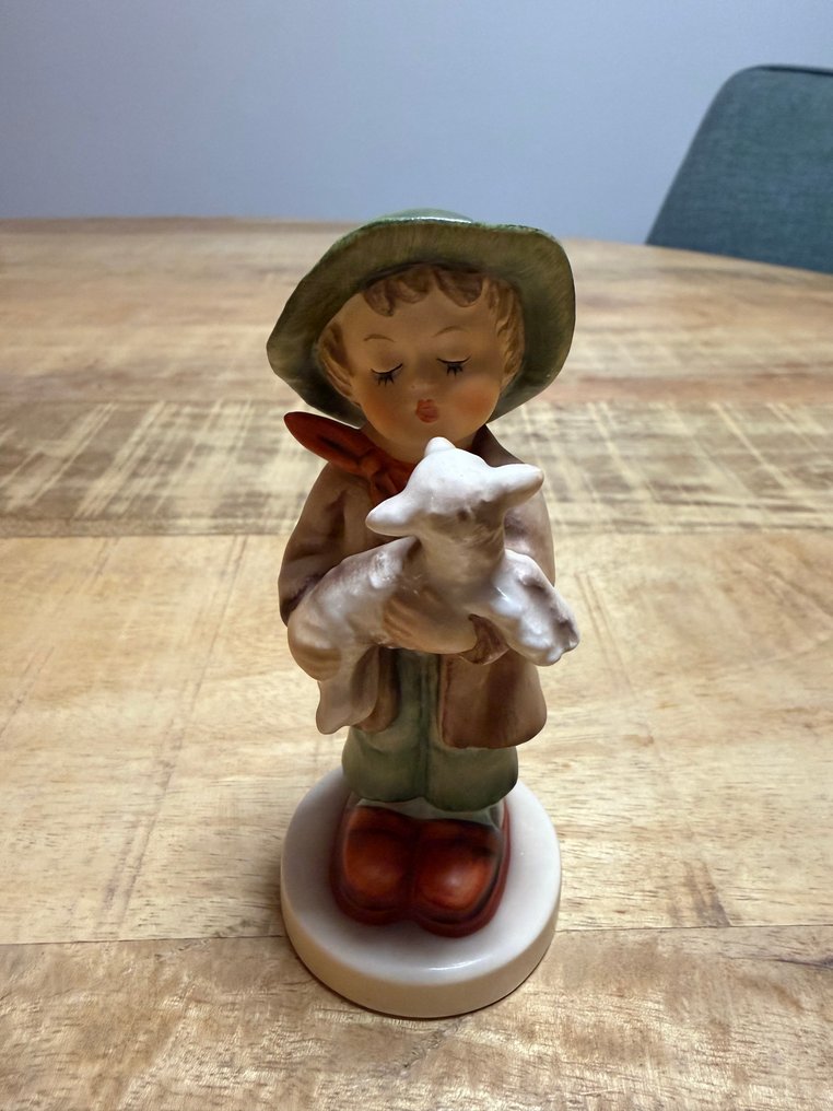 Goebel - Miniaturfigur - Hummel Figure 68 2/0, The Lost Sheep - TMK5, Hummel Figure 68 2/0, The Lost Sheep - TMK5 - Porzellan #1.0