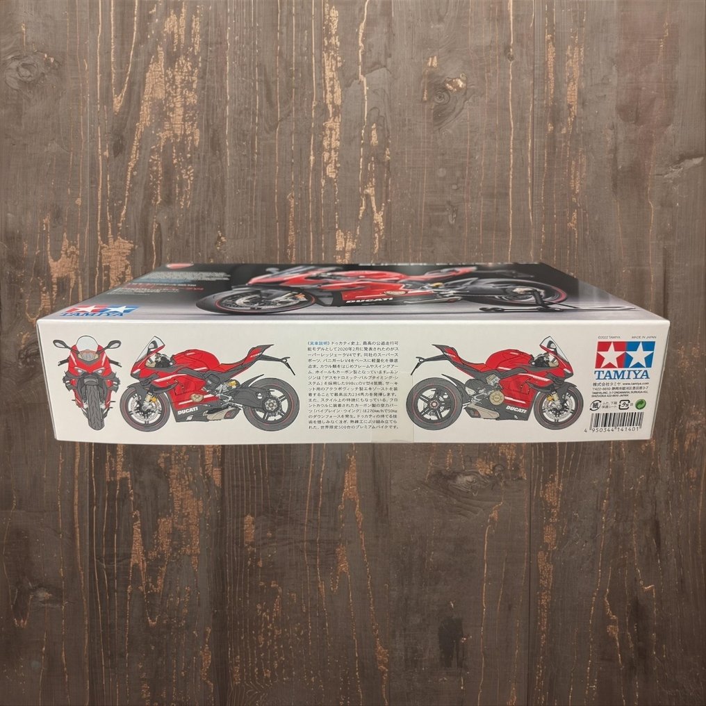 Tamiya - Samochodzik zabawka Ducati Superleggera V4 – 1/12 Scale Full Display Model Kit - 2010-2020 - Japonia #2.1