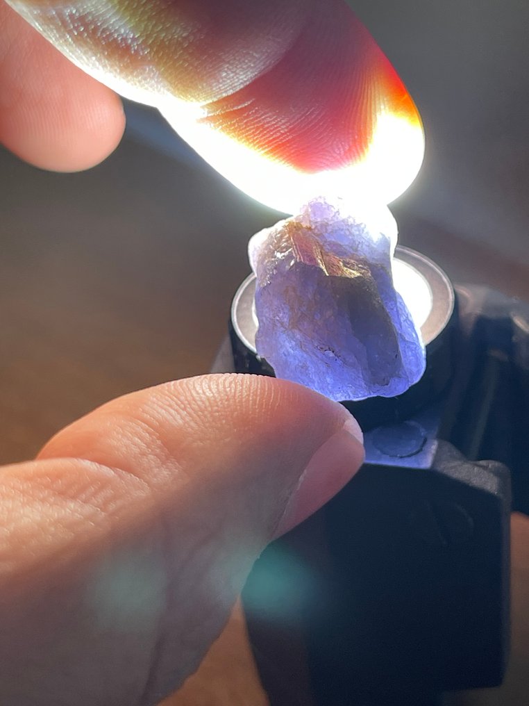 Tanzanite 令人惊叹的皇家蓝/紫色35克拉原始未处理坦桑石水晶。天然,百分百。 - 高度: 21 mm - 闊度: 18 mm- 7 g #3.2