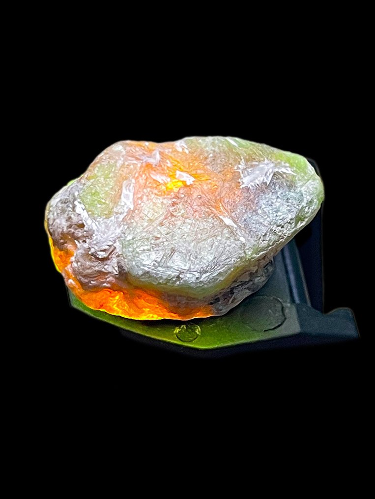 Ζαφείρι Καταπληκτικό κομμάτι! Πολύχρωμο ζαφείρι. 58 καράτια. Εξαγωνικό κομμάτι, 100%. - Ύψος: 28 mm - Πλάτος: 25 mm- 11.6 g #1.0