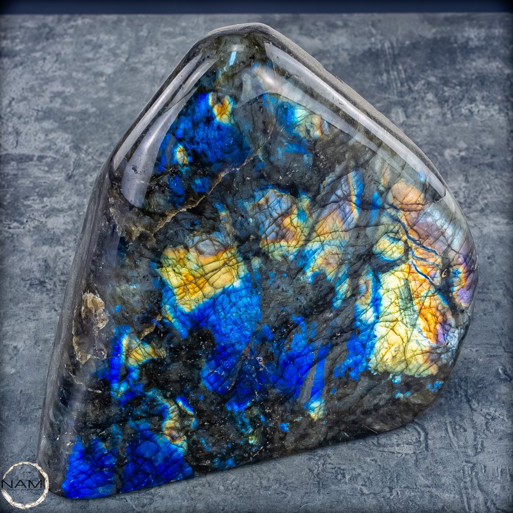 Natural labradorite from Madagascar Shimmering play of colors of nature- 2533.19 g #3.2