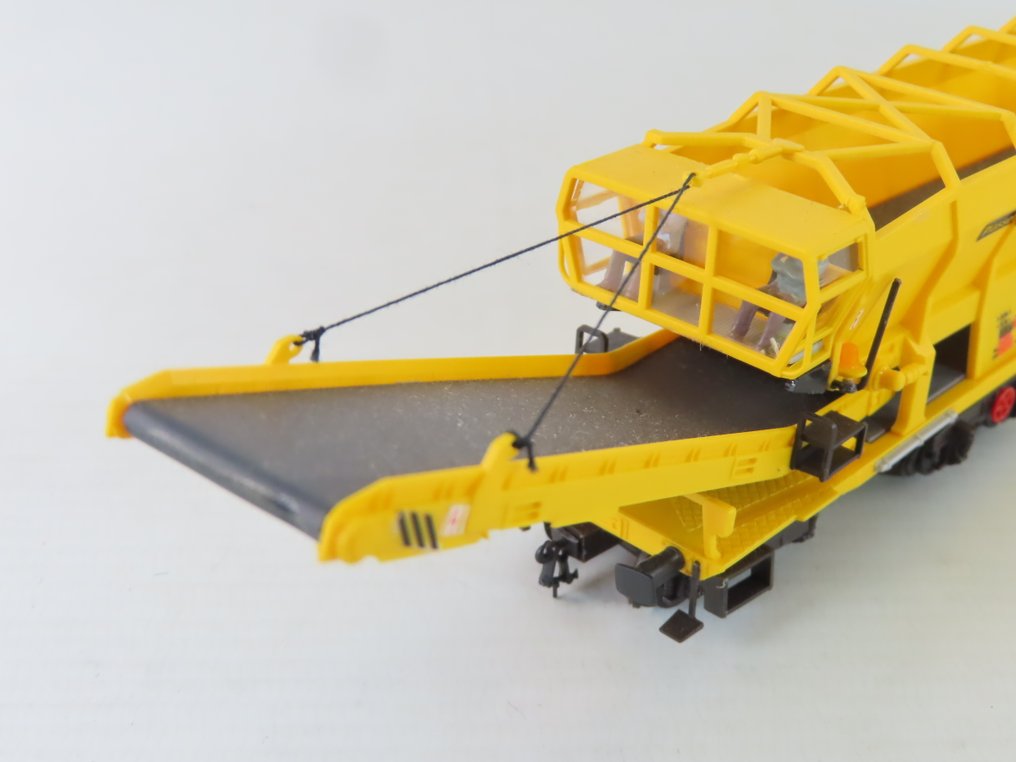 Kibri H0 - 16150 - Model train freight carriage (1) - MFS 100 'Material - Conveyor and Silo Unit', built kit #3.2