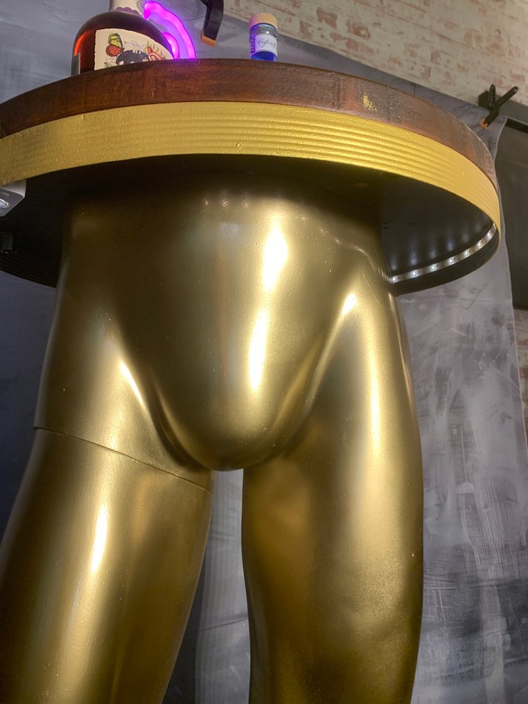 T(INK) Art - Mannequin - "Chippen Table" - Lampe avec support - Polypropylène #2.1