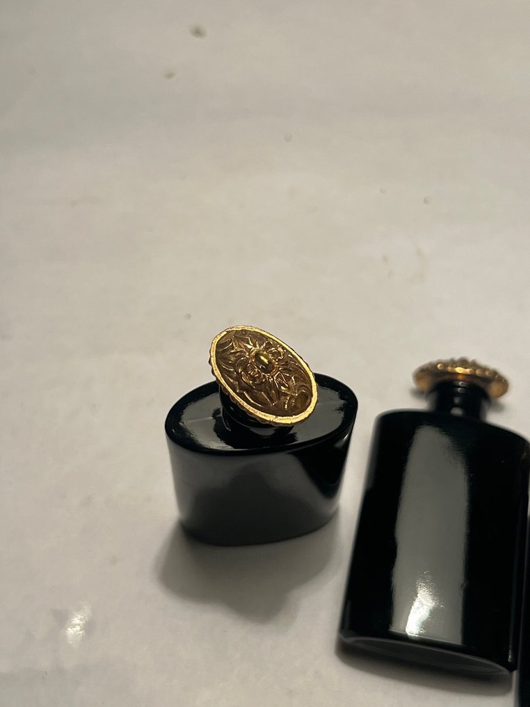 Perfume bottle (20) - Glass #4.3