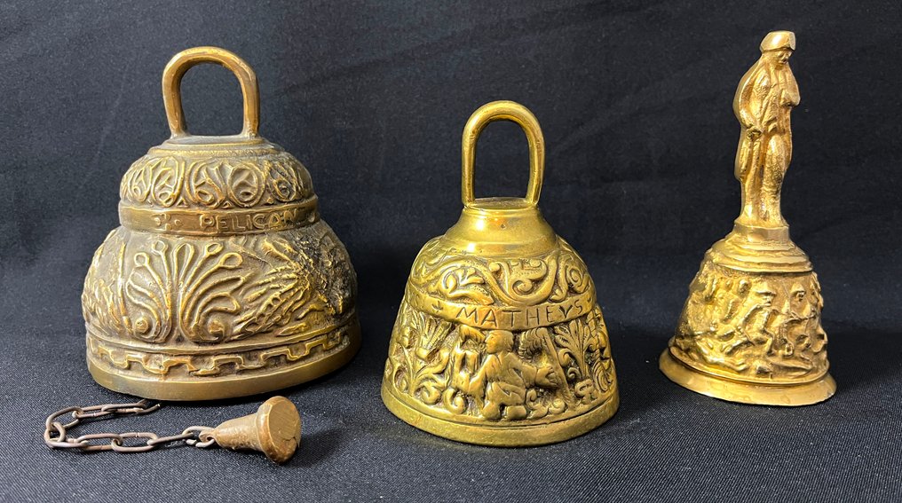 Dekorativ klokke (3) - Apostelbollen, Napoleonbollen - Frankrig #1.0