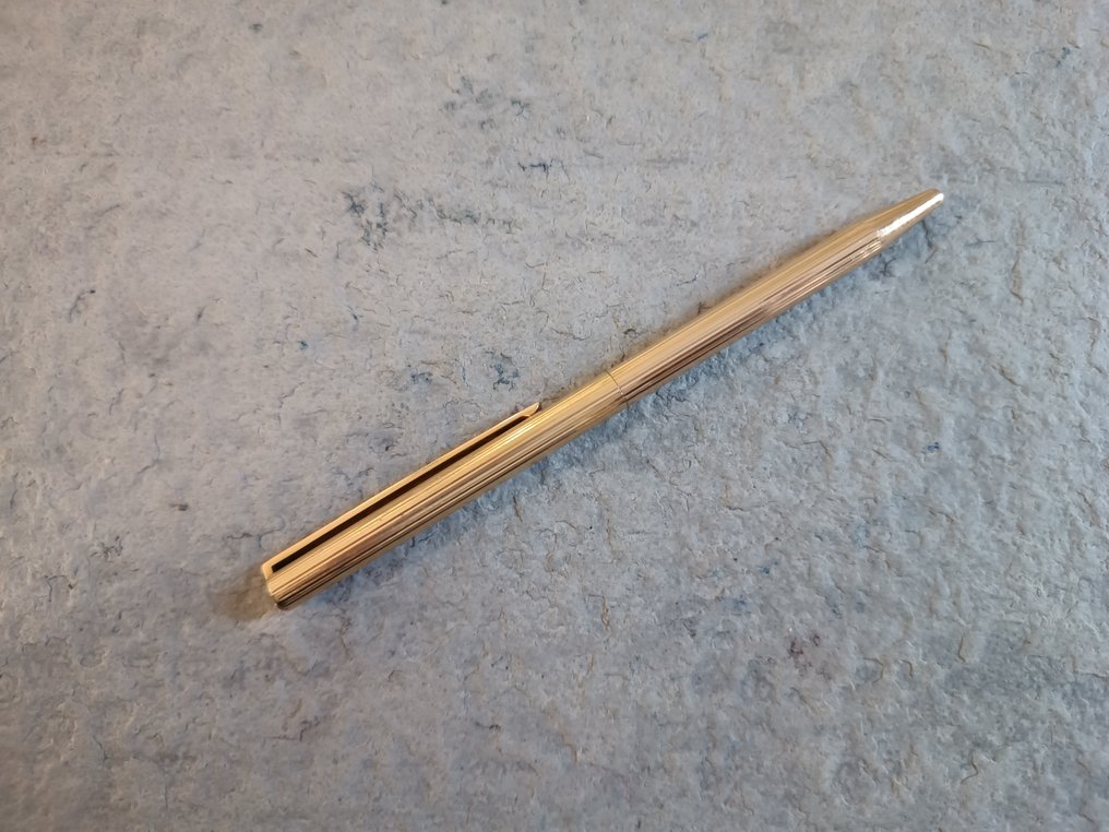 S.T. Dupont - Bolígrafo S.T Dupont modelo Classic de plaqué oro - Bez ceny minimalnej
- Pióro kulkowe #4.3