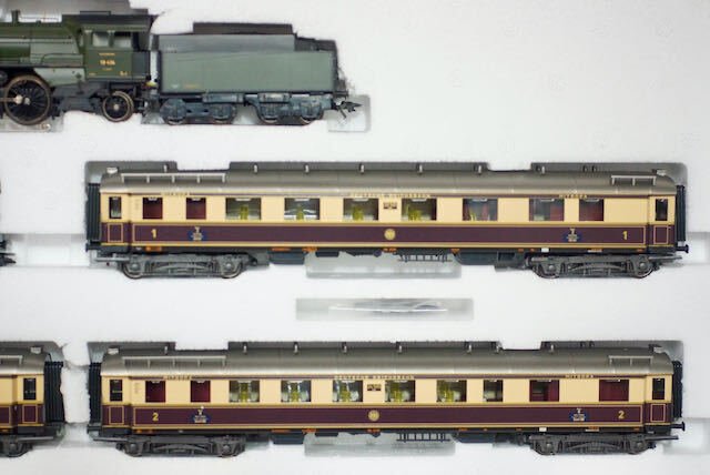 Märklin H0 - 26506 - Train miniature (7) - Ensemble Märklin complet avec locomotive, tender et six voitures de voyageurs ; boîte d'origine et - DB #3.2