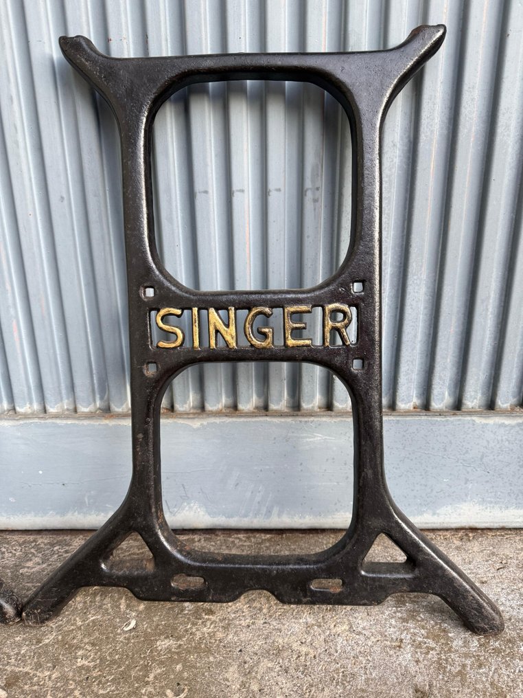 工业设备 - 意大利 - Singer 缝纫机桌腿 #2.1