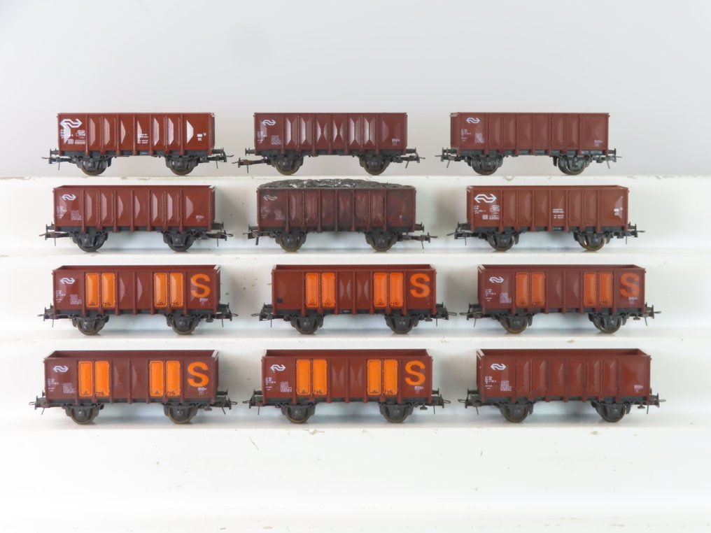 Roco H0 - o.a. 4314B/4311/4311C - Wagon de marchandises pour trains miniatures (12) - 12 camions ouverts de grande capacité, 2 places assises chacun. - NS #1.0