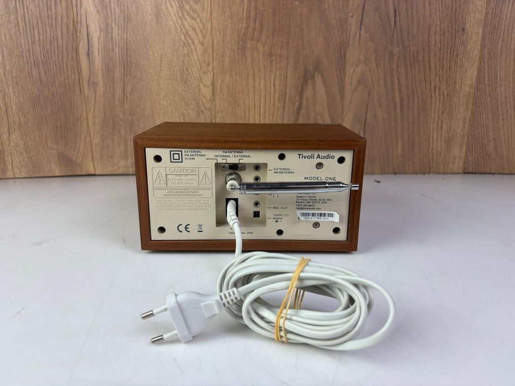 Tivoli Audio by Henry Kloss & Tom DeVesto - Model One - Transistor Radio #3.2