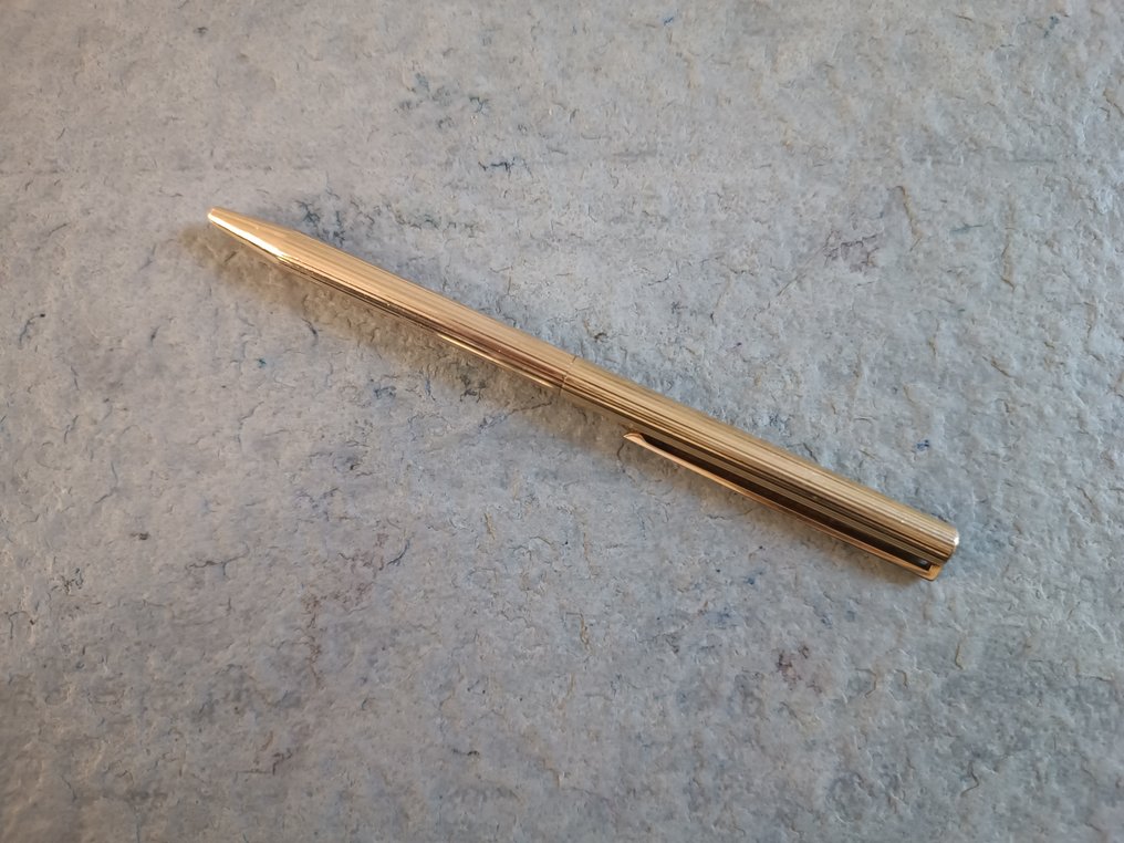 S.T. Dupont - Bolígrafo S.T Dupont modelo Classic de plaqué oro - Bez ceny minimalnej
- Pióro kulkowe #3.2