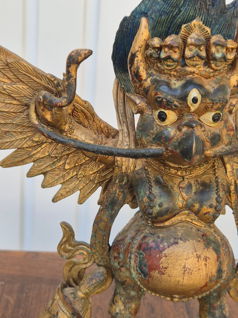Old statue of Garuda in gilded bronze and polychrome – Tibet or Nepal, 20th century, 30cm - Bronze - Nepal - 20th century #4.3