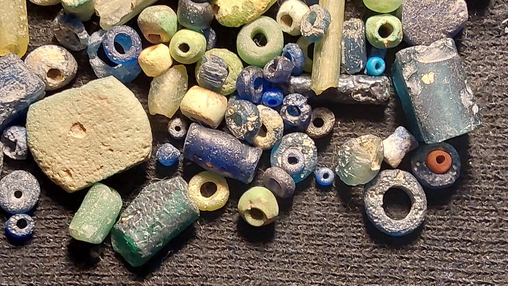 Αρχαίο ρωμαϊκό, Αυτοκρατορικό Γυαλί πάνω από 100 αρχαίες ρωμαϊκές χάντρες (χωρίς τιμή ασφαλείας) #4.3