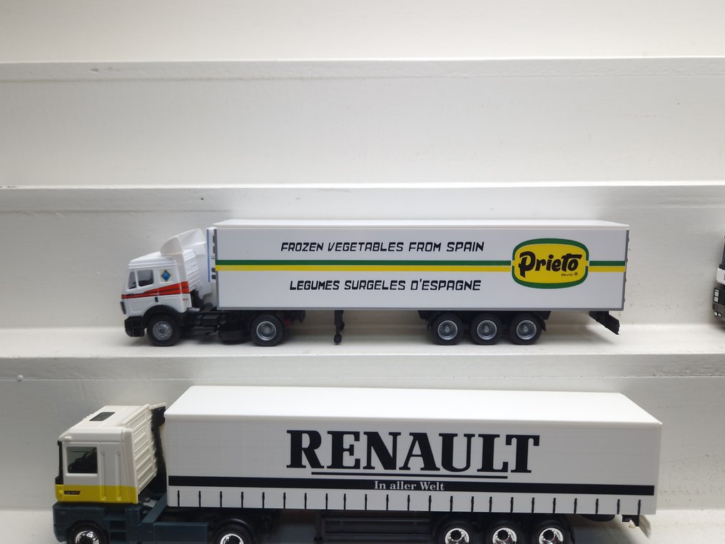 AWM/Herpa H0 - Modeltreinvoertuigen (8) - 8x Franse Vrachtwagens 'Renault', 'Michelin', 'Possoz' etc #3.2