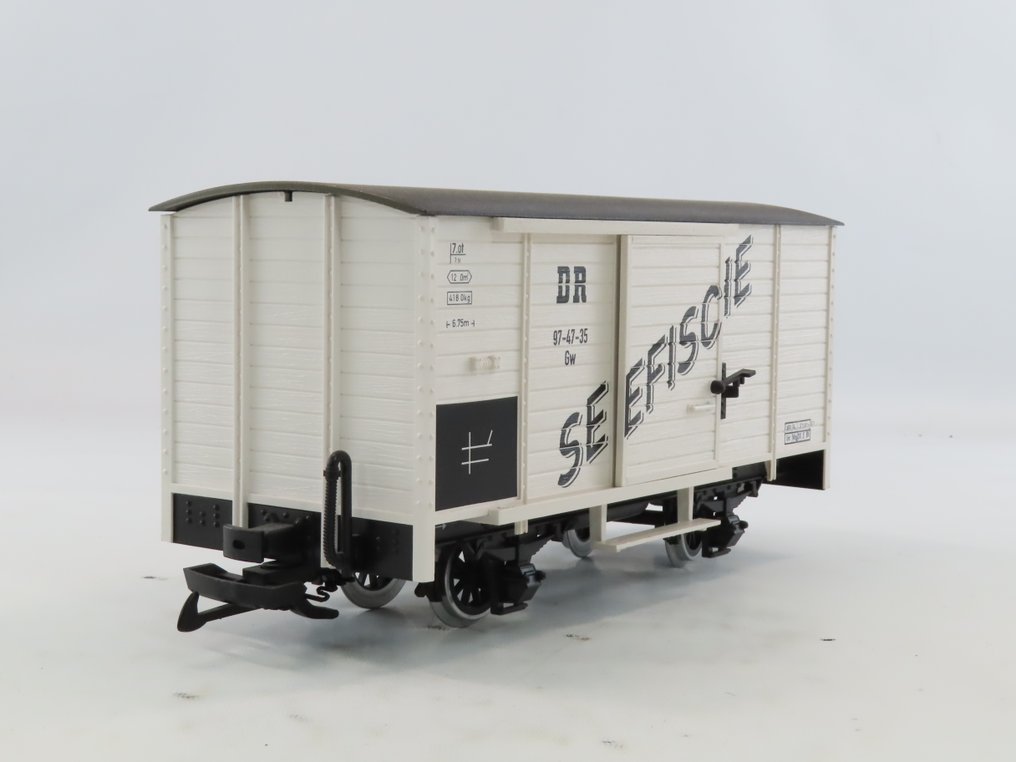 LGB G - 47350 - Carrozza merci di modellini di treni (1) - Vagone merci chiuso con la scritta "Seefische". - DR (DDR) #1.0