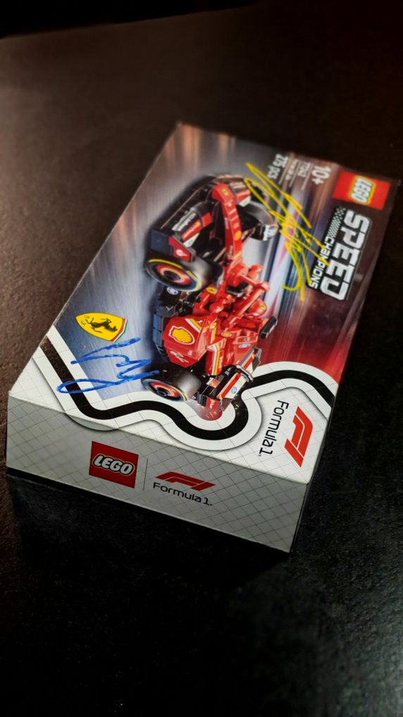 Ferrari - Formula 1 - Charles Leclerc et Carlos Saintz - 2025 - Esemény emléktárgyak #4.3