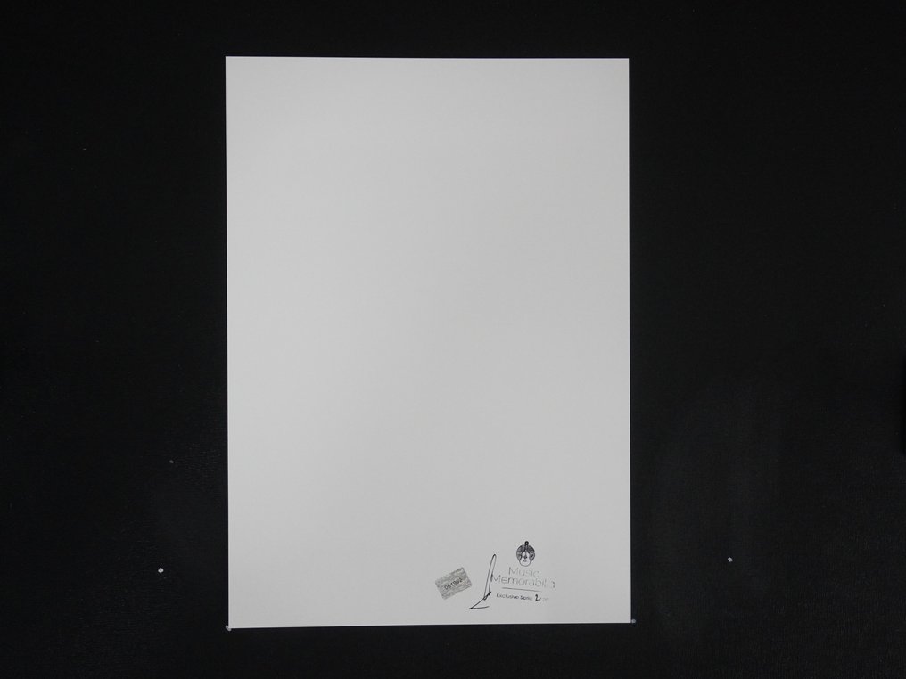 AC/DC's Angus Young - Fine Art Photographie - XL 42x30 cm - Limited Edition 02/20 - Gallery Stamp & Curator Signature - Collector - No Reserve #2.1