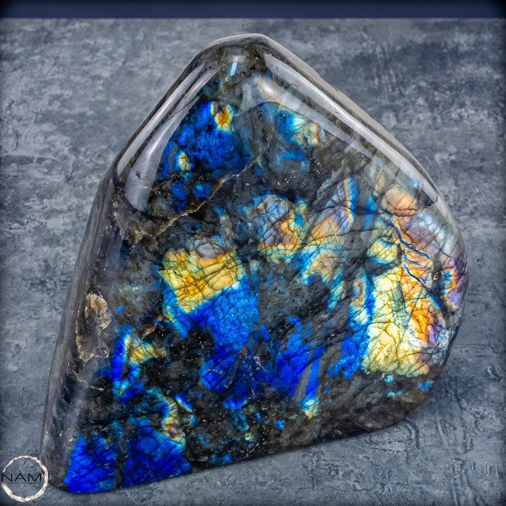 Natural labradorite from Madagascar Shimmering play of colors of nature- 2533.19 g #1.0