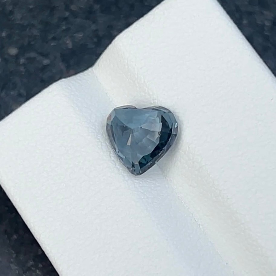 Ohne mindestpreis Blau Spinell - 2.01 ct - International Colored Gemstone Association (ICA GemLab) - Fine Gem #4.3